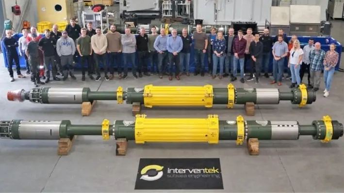 Interventek’s new API 17G qualified subsea landing string, pictured with some of the team involved in its commercialisation. (Image source: Interventek) Image 2 1